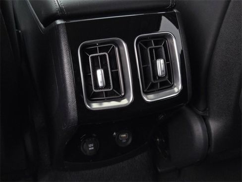 Certified 2023 Kia Sorento SX image 16