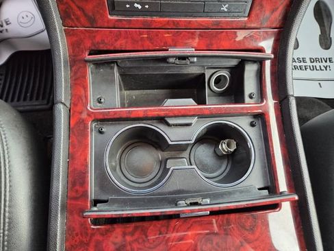 Used 2013 Cadillac Escalade Premium image 32