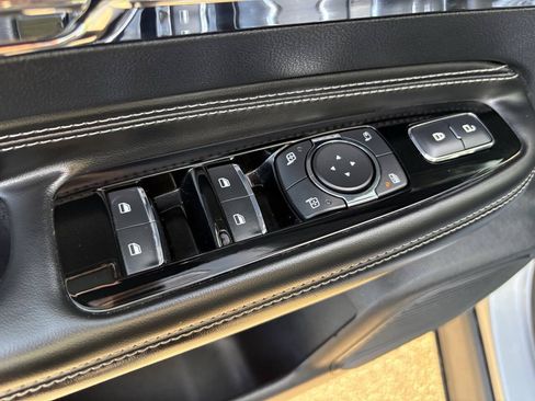 Used 2020 Lincoln Corsair AWD w/ Equipment Group 101A image 30
