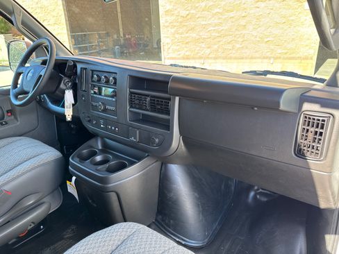 New 2025 GMC Savana 2500 w/ Driver Convenience Package RWD image 23
