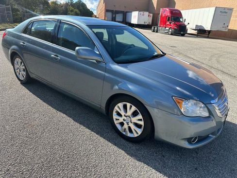 Used 2010 Toyota Avalon XLS image 34