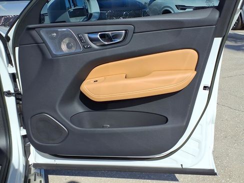 Certified 2023 Volvo XC60 B5 Ultimate w/ Protection Package Premier image 13