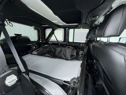 Used 2021 Jeep Wrangler Unlimited Sahara image 12