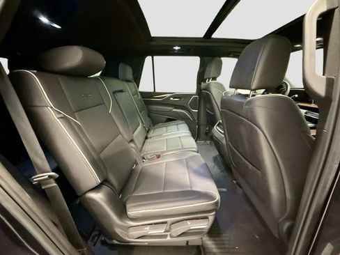 Used 2022 Cadillac Escalade Premium Luxury image 25
