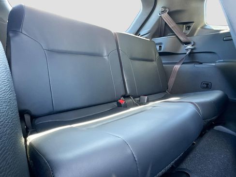 Used 2025 Mitsubishi Outlander SE FWD image 31