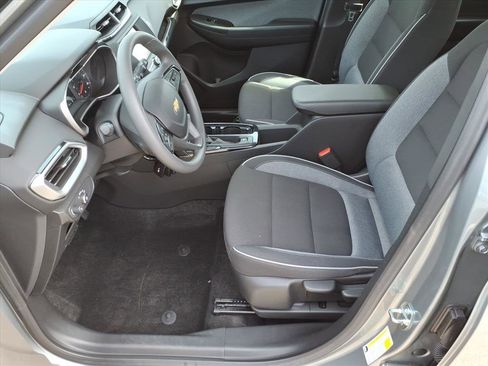 Used 2023 Chevrolet TrailBlazer LS image 11
