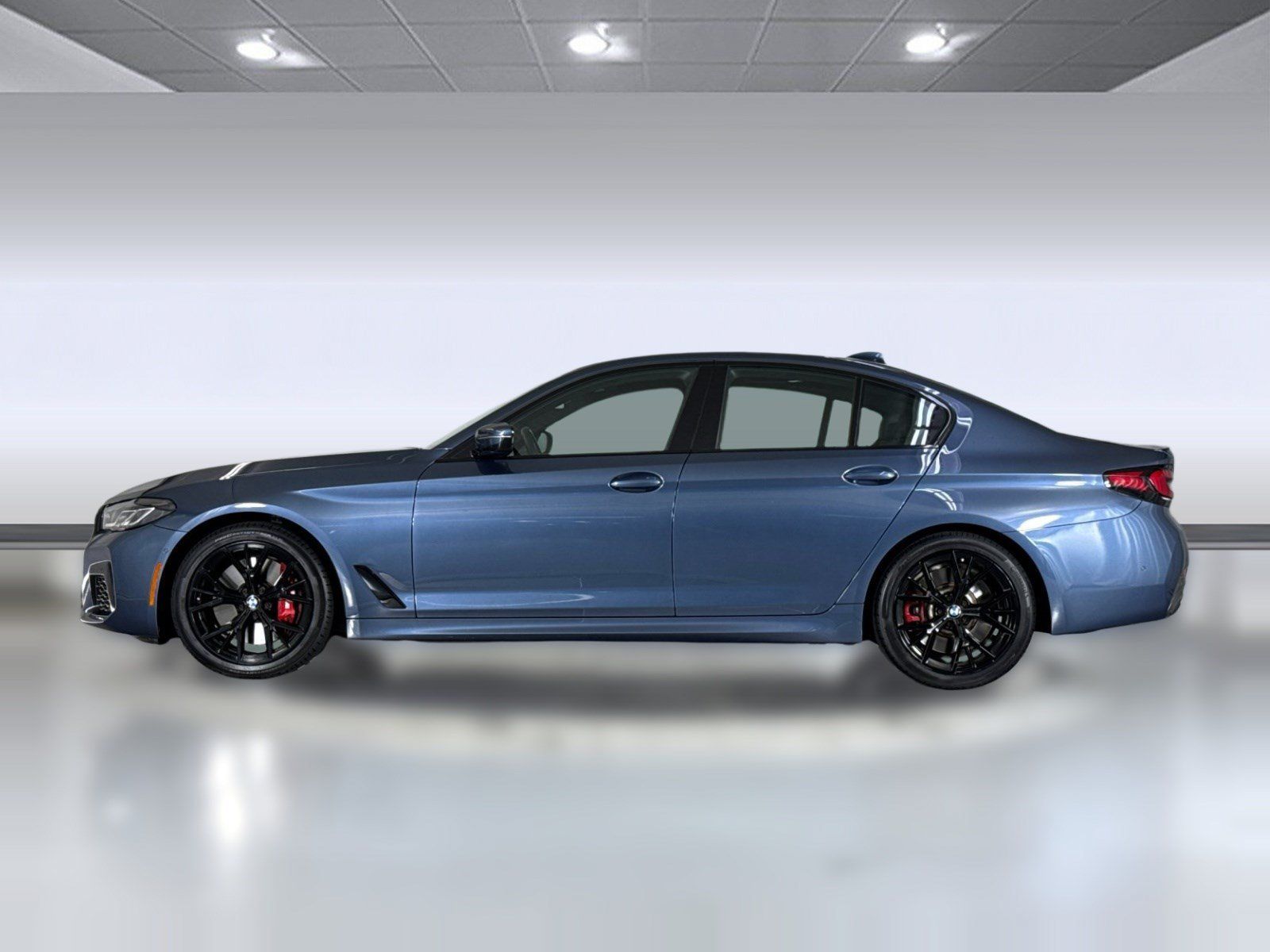 Used 2023 BMW 540i w/ M Sport Package RWD image 2