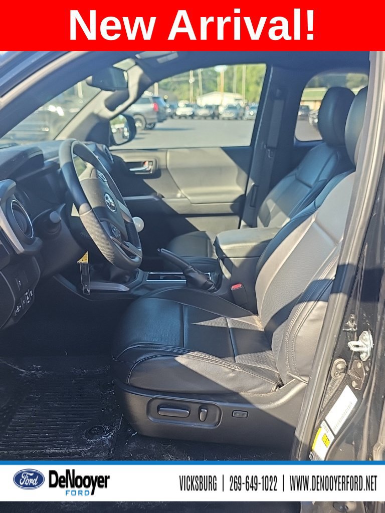 Used 2022 Toyota Tacoma TRD Sport AWD/4WD image 10