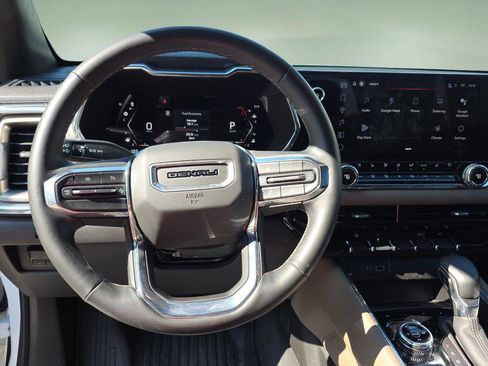 Used 2023 GMC Canyon Denali image 15
