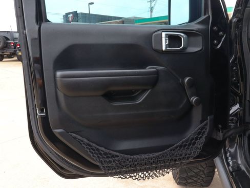 Used 2020 Jeep Gladiator Sport AWD/4WD image 19