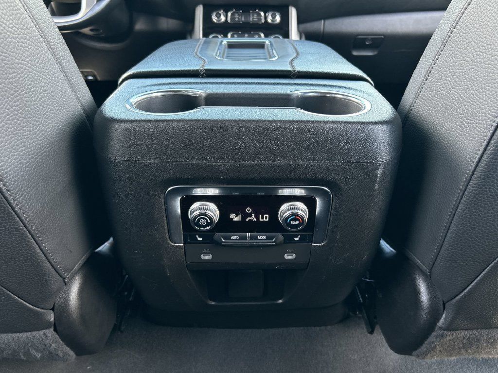 Used 2023 GMC Yukon XL Denali RWD image 22