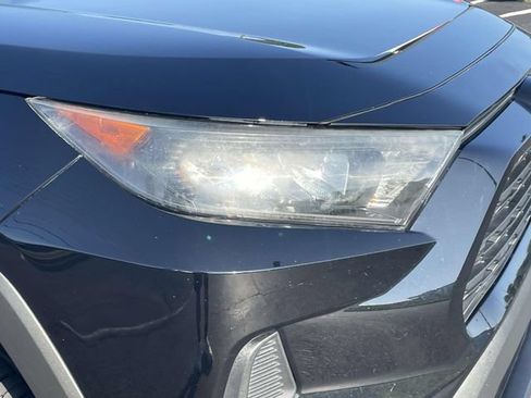 Used 2021 Toyota RAV4 LE AWD/4WD image 3