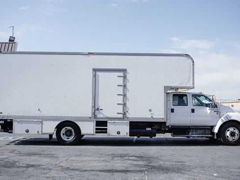 Used 2015 Ford F650 2WD Crew Cab Super Duty image 14