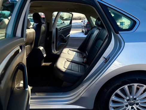 Used 2016 Volkswagen Passat 1.8T SE image 19