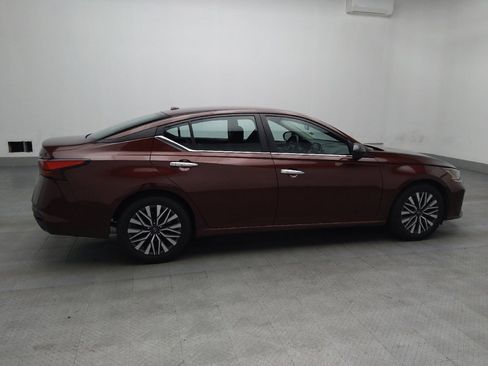 Used 2024 Nissan Altima 2.5 SV image 10