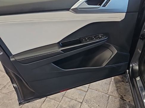 New 2026 Volkswagen Taos SE AWD/4WD image 24