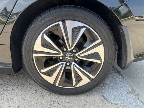 Used 2018 Honda Civic EX-L image 9