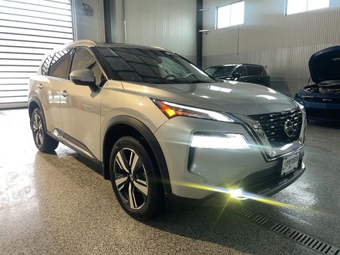 Used 2021 Nissan Rogue SL w/ Premium Package image 1