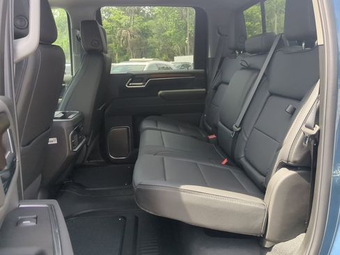 New 2025 GMC Sierra 2500 Denali w/ Denali Reserve Package image 21