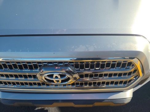 Used 2017 Toyota Tacoma TRD Off-Road w/ Premium & Technology Package image 5