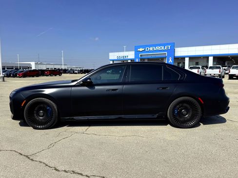 Used 2024 BMW 760i xDrive image 12