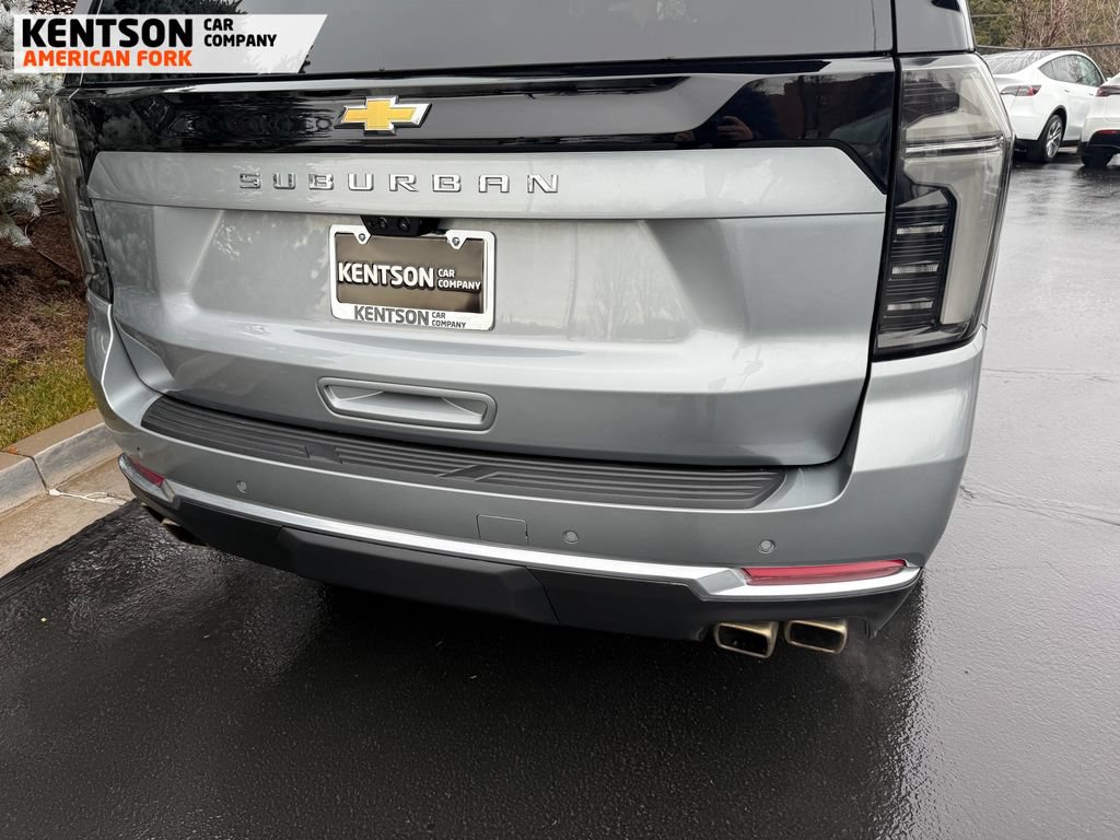 Used 2025 Chevrolet Suburban High Country AWD/4WD image 43