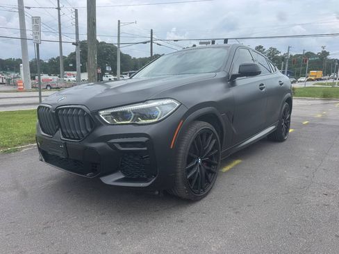 Used 2022 BMW X6 xDrive40i w/ Executive Package AWD/4WD image 2
