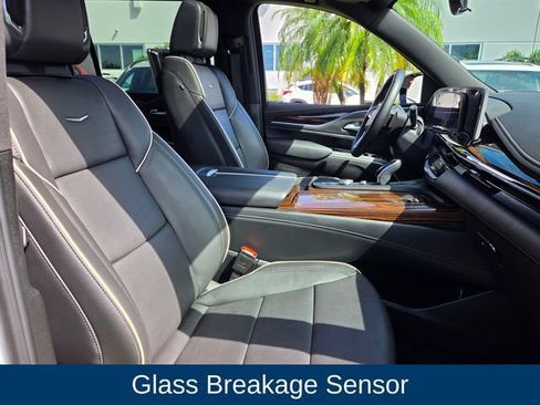 Used 2024 Cadillac Escalade ESV Premium Luxury AWD/4WD image 28