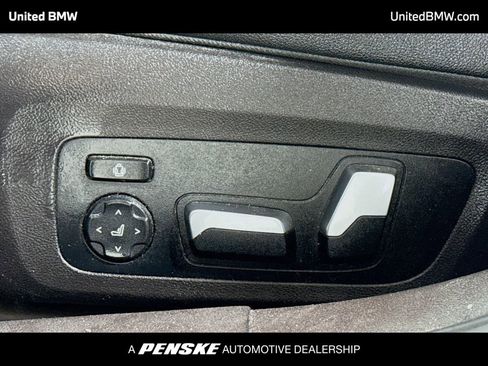 Used 2020 BMW 330i xDrive Sedan w/ Convenience Package AWD/4WD image 4