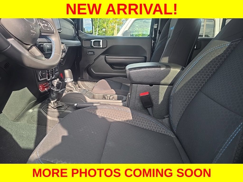 Used 2024 Jeep Wrangler Unlimited Rubicon 4xe AWD/4WD image 13