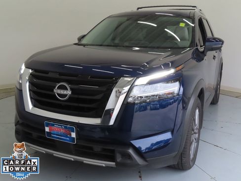 Used 2023 Nissan Pathfinder SL w/ SL Premium Package FWD image 9