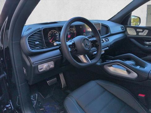 New 2026 Mercedes-Benz GLS 580 4MATIC image 3