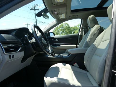 Certified 2019 Cadillac XT4 Luxury w/ Cold Weather Package FWD image 22