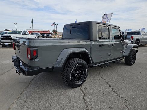 Used 2021 Jeep Gladiator Willys image 7