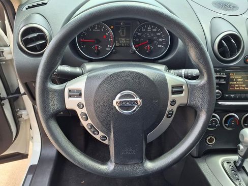 Used 2014 Nissan Rogue S w/ Convenience Package FWD image 6