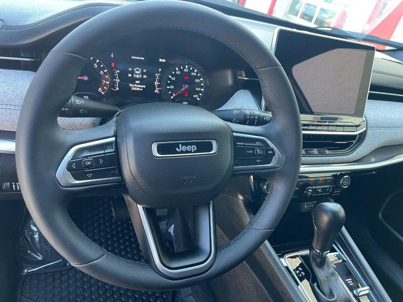 Used 2023 Jeep Compass Latitude w/ Convenience Group AWD/4WD image 23