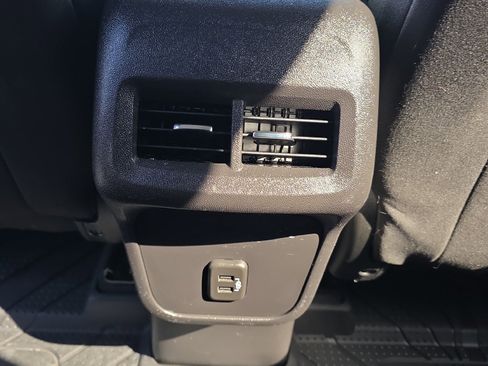 Used 2024 Chevrolet Equinox LT w/ LPO, Floor Liner Package FWD image 23