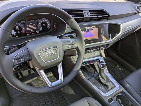 New 2025 Audi Q3 2.0T Premium image 16