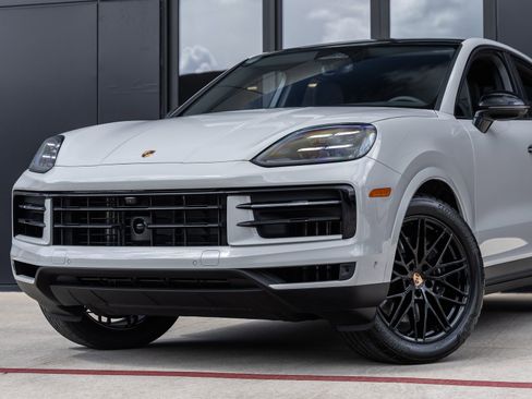 New 2026 Porsche Cayenne Coupe image 7