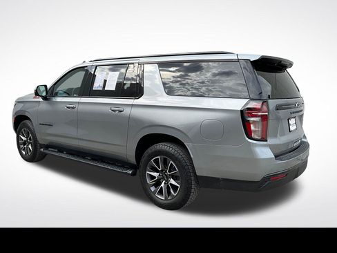 Used 2023 Chevrolet Suburban Z71 w/ Luxury Package AWD/4WD image 14