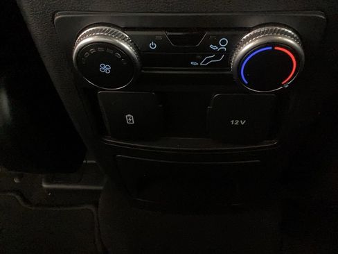 Used 2022 Ford Explorer XLT w/ Equipment Group 202A image 21