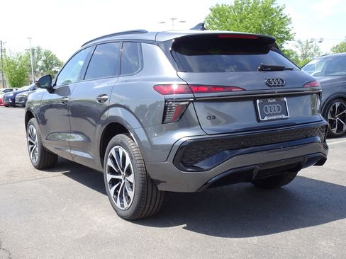 New 2026 Audi Q3 quattro 2.0T AWD/4WD image 3