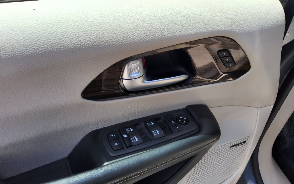 Used 2021 Chrysler Pacifica Limited w/ Premium & Safety Sphere Group AWD/4WD image 25