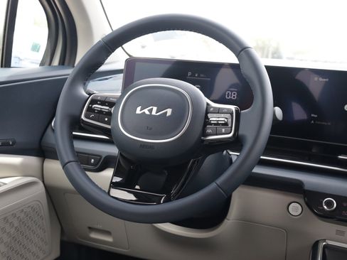 New 2026 Kia Carnival EX FWD image 8