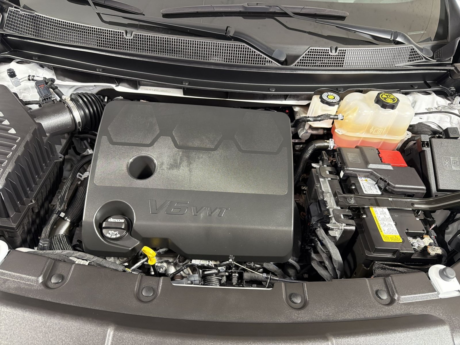Used 2023 Chevrolet Traverse LS FWD image 21