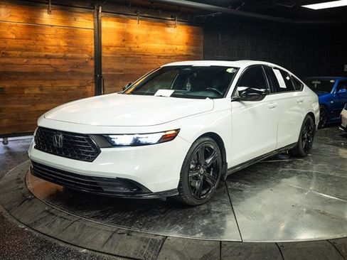 Used 2024 Honda Accord Sport image 2