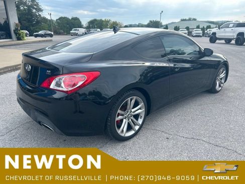 Used 2012 Hyundai Genesis 3.8 RWD image 15