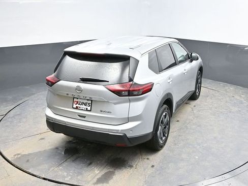 Used 2024 Nissan Rogue SV image 42