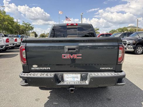Used 2018 GMC Sierra 1500 Denali AWD/4WD image 4