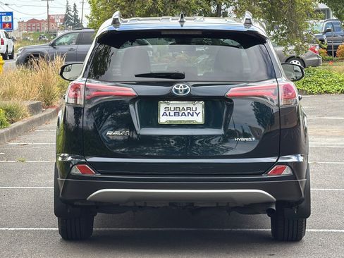 Used 2018 Toyota RAV4 LE AWD/4WD image 5